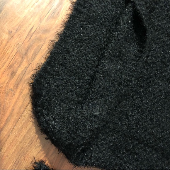 🇨🇦Medium Black Sparkly Sweater - Picture 8 of 12